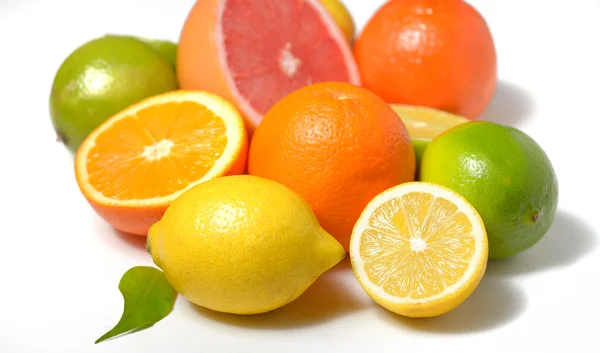 Citrus fruit with leaves — Stock Photo, Image
