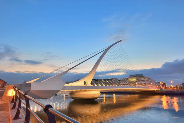 Samuel beckett bridge — Stockfoto