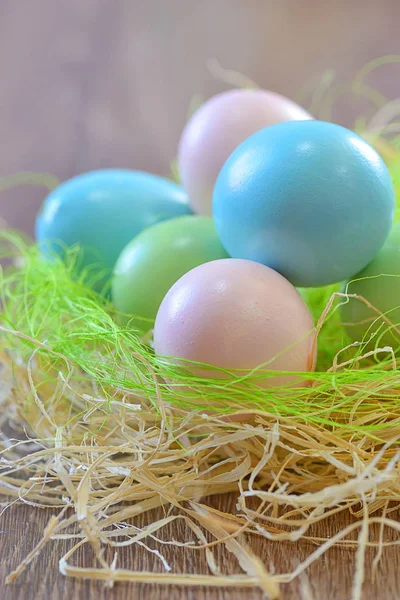 Kolorowe jaja wielkanocne izolowane — Zdjęcie stockowe