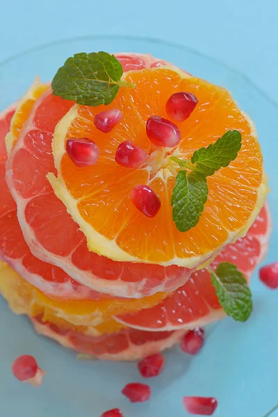 Fresh mixed slices of  fruit — Stock Photo, Image