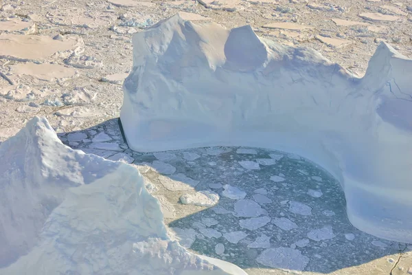 Derretimiento del hielo sobre Groenlandia —  Fotos de Stock