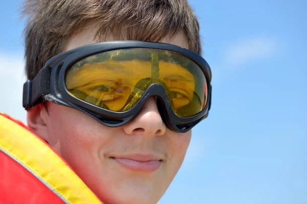 Adolescente chico con gafas —  Fotos de Stock