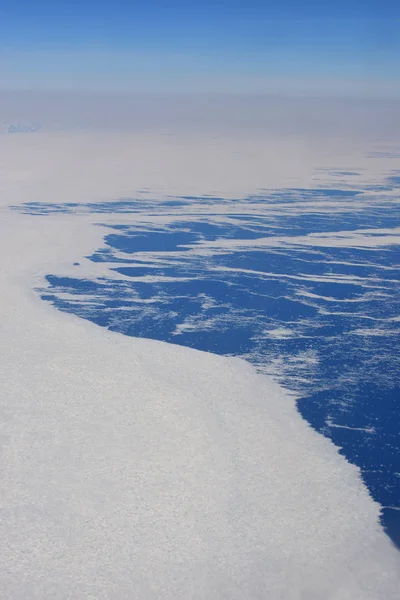 Eises Wasser über Grönland — Stockfoto