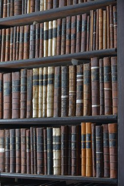 Halk Kütüphanesindeki Tarihi Kitaplar