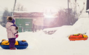 Şişme kızak üzerinde sürüş