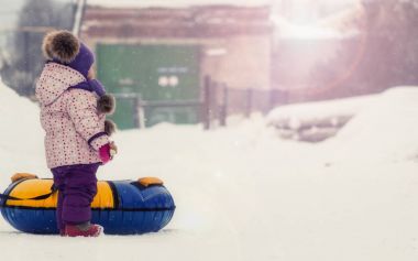 Şişme kızak üzerinde sürüş