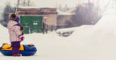 Şişme kızak üzerinde sürüş