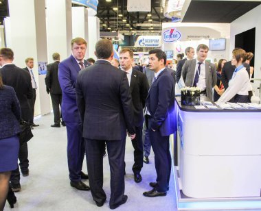 İnsanlar şirketten birinin sayaç.