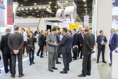 Gaz Forum kişilik bir kalabalık.