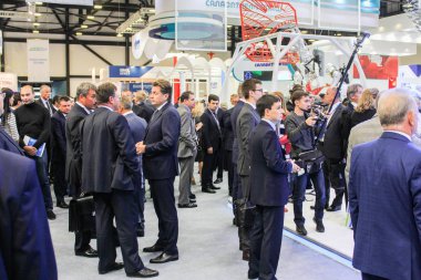 Kalabalık insan gaz Forum.