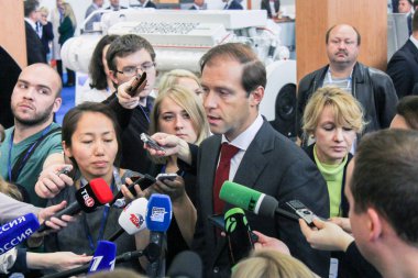 Basın yaklaşım Ekonomi Bakanı.