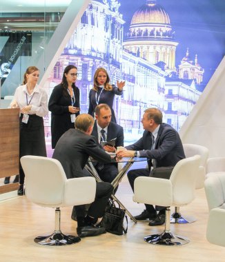 İşadamları iletişim grubu.