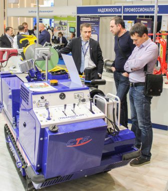 İnsanlar arasında ekipman.