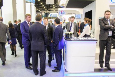 Grup iş adamları gaz Forum.