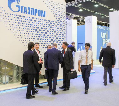 Grup iş adamları gaz Forum.