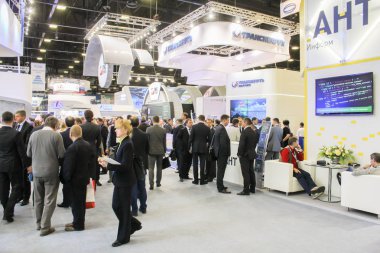 Şirketler sergiler müşterileri dahil et.