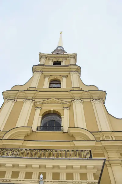 Fasad av tornet Petro Paul Fortress. — Stockfoto