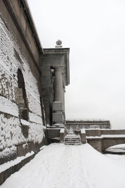 Portal kapısı Nevsky perde.