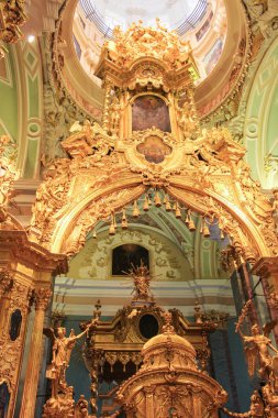 İkonostasisin Altın parçaları.