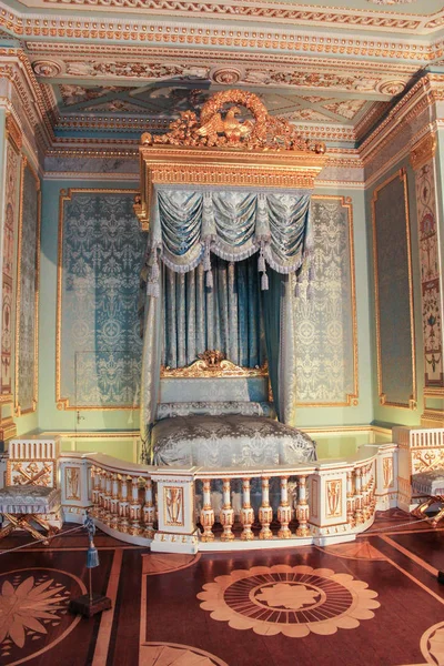 Camera da letto dorata interno Gatchina Palace . — Foto Stock