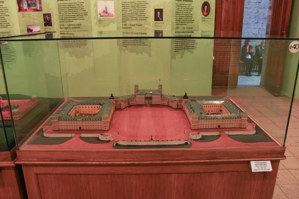 Diseño en la escala del Palacio de Gatchina . —  Fotos de Stock