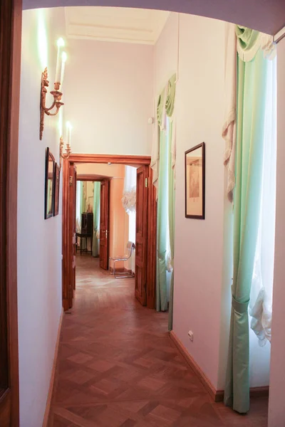 The corridor connecting the rooms. — Stock Photo, Image
