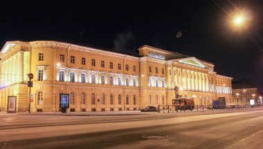 Milyonuncu Caddesi üzerinde.