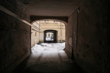 Cadde geçişler.