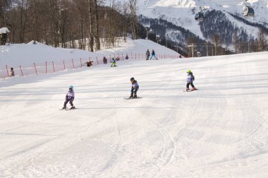 yamaç genç kayakçı.