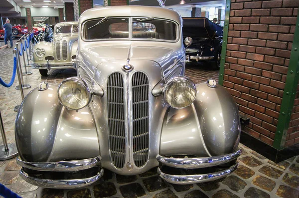 L'exposition de voitures anciennes BMW Group . — Photo