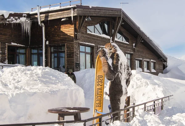 Anıt yeti ile Kayak.