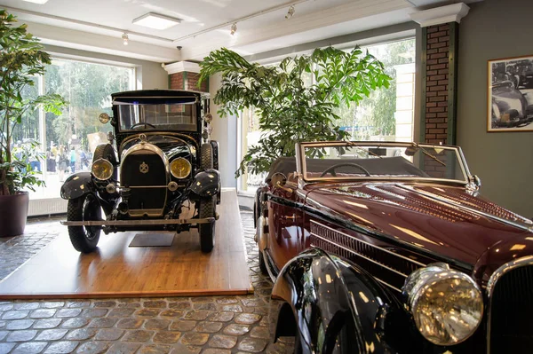 Museo delle vecchie auto . — Foto Stock