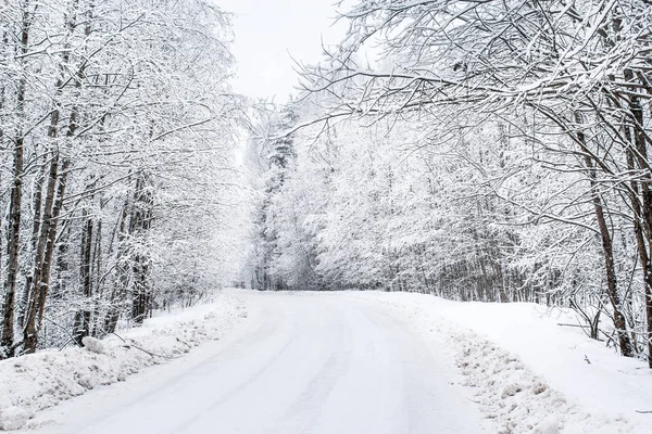 Estrada de inverno branco . — Fotografia de Stock