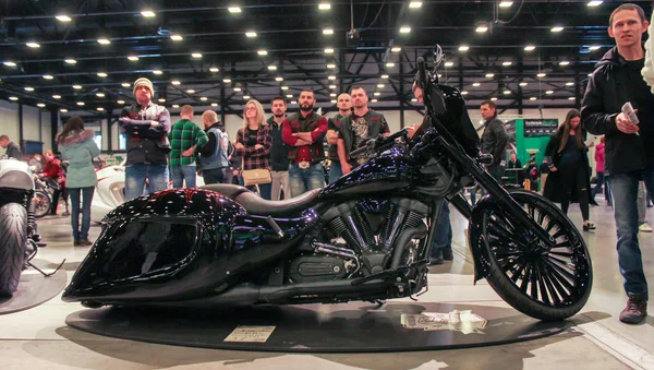 Schwarzes schnittiges Motorrad. — Stockfoto