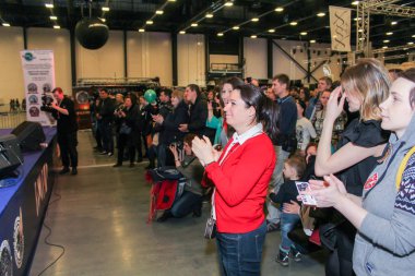 Olay yerinde seyirci.