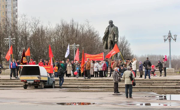 레닌에 기념물에서 공산주의 집회 실시. — 스톡 사진