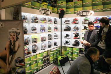 Kask ile köşk.