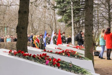 Kahramanları onurlandırdığımız bu günde anıt.