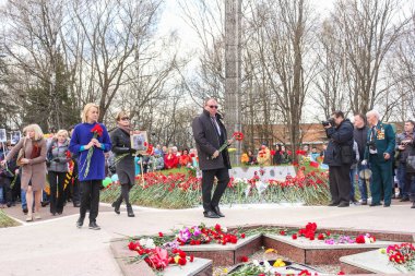 Yetkililer, sonsuz ateşi.
