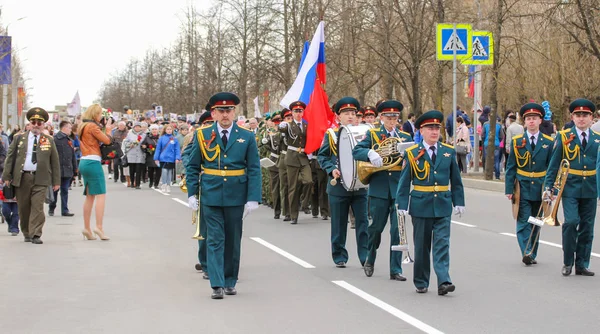 La procession solennelle de l'action est un régiment immortel . — Photo