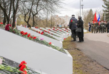 Yol boyunca unutulmaz plakaları.