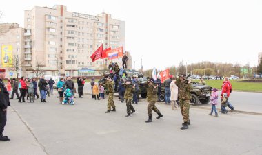 Özel Kuvvetler bir grup kamu konuşma.