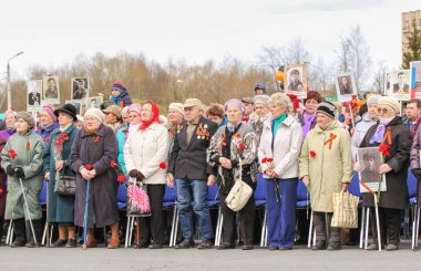 Gaziler, savaş ve emek.