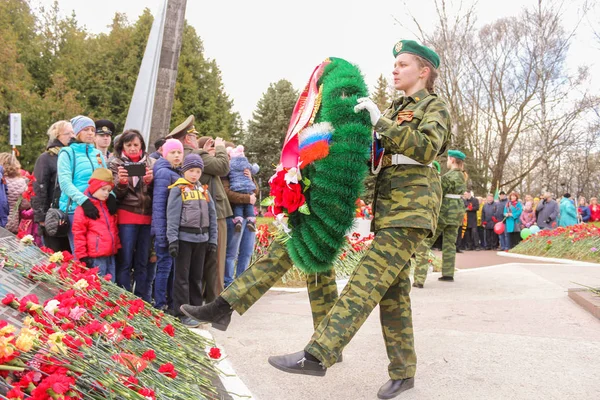 Ceremonial ritual of laying wreaths. — Stock Photo, Image