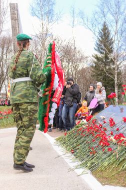 Anıt için yaklaşım taç grup.