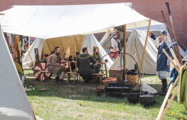 Eski Viking entourage.