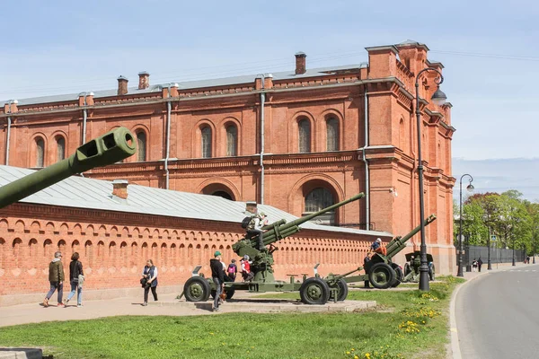 Правое крыло военно-исторического музея . — стоковое фото