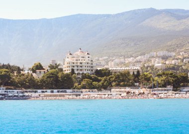 Plajda plajlar.