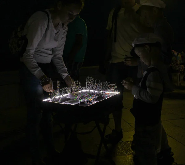 Artigos feitos à mão, iluminados, de fios . — Fotografia de Stock