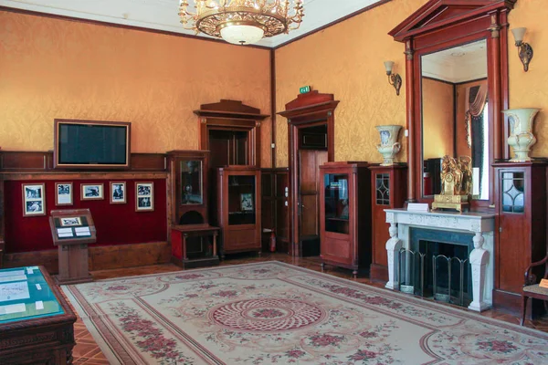 Décoration en bois de l'armoire . — Photo